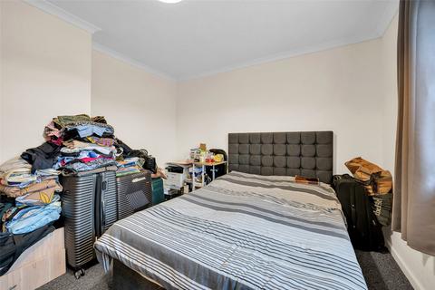 3 bedroom terraced house for sale, Luffield Road, London, SE2