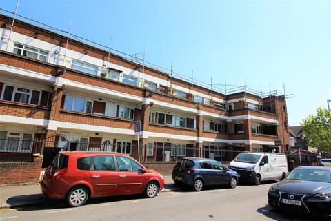 1 bedroom flat to rent, Albany Road, London