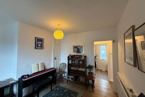 1 bedroom flat to rent, Albany Road, London