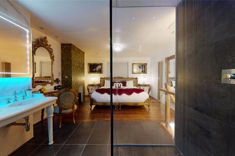 undefined, Lady Margaret Terrace, Splott, Cardiff, CF24
