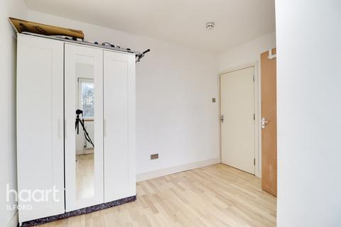 1 bedroom apartment to rent - Ripon Gardens, ILFORD