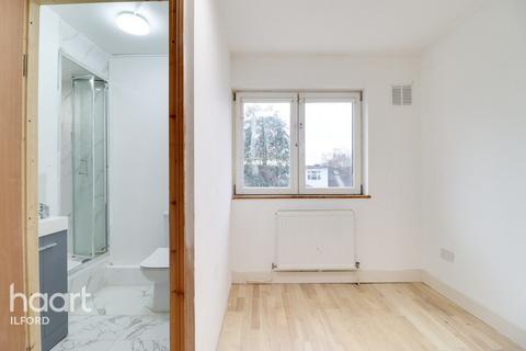 1 bedroom apartment to rent, Ripon Gardens, ILFORD