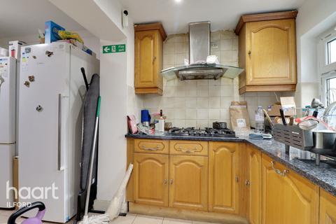 1 bedroom apartment to rent, Ripon Gardens, ILFORD