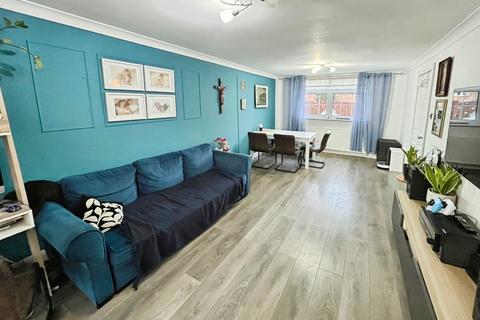 3 bedroom end of terrace house for sale, Herle Walk, Leicestershire LE3