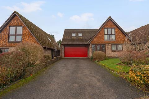 3 bedroom detached house for sale - Tynewydd Farm Close, Pontnewydd, NP44