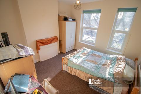 3 bedroom end of terrace house for sale, Lower Road, Beeston, NG9
