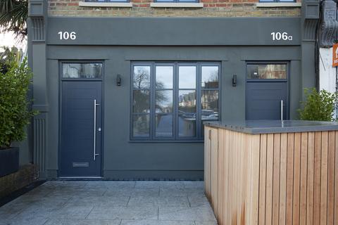 2 bedroom flat for sale - Forest Hill Road, London, SE22