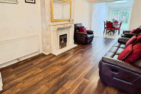 4 bedroom detached house for sale, Kent Drive, Oadby, LE2