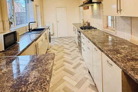 4 bedroom detached house for sale, Kent Drive, Oadby, LE2