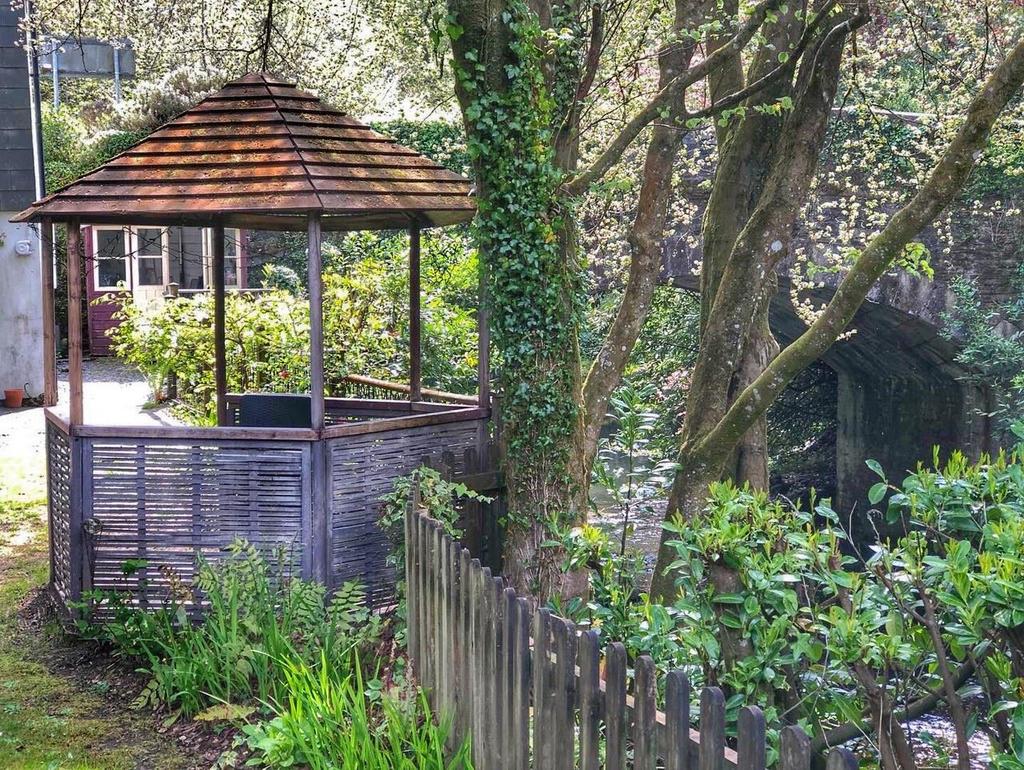 Bridge cottage - garden 9.jpeg