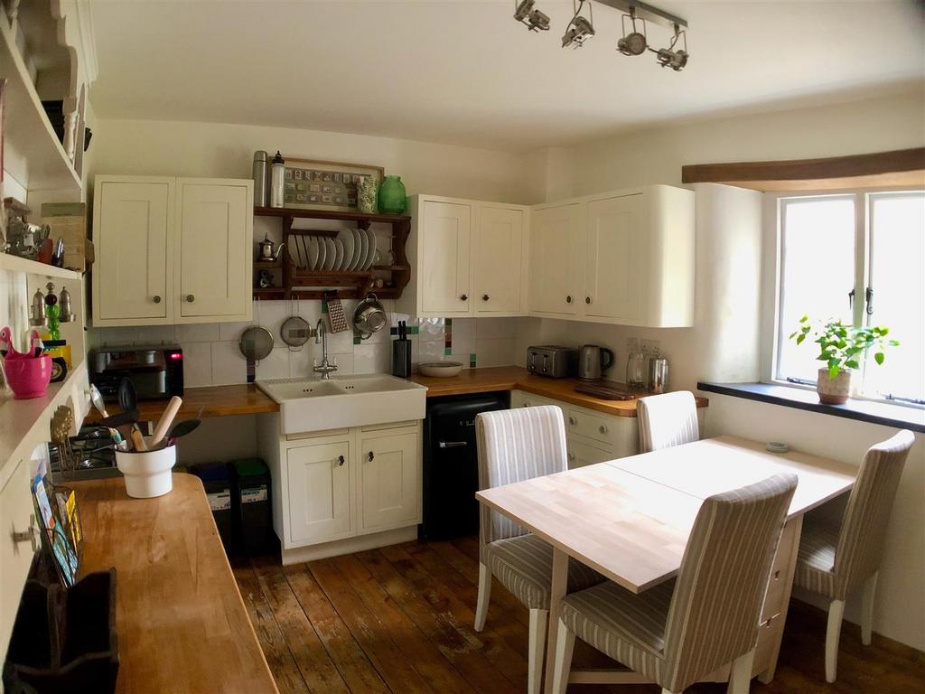 Bridge cottage - kitchen 2.jpeg
