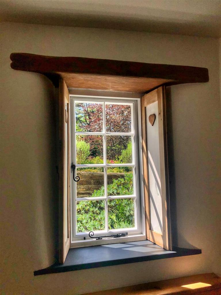 Bridge cottage - lounge 6.jpeg