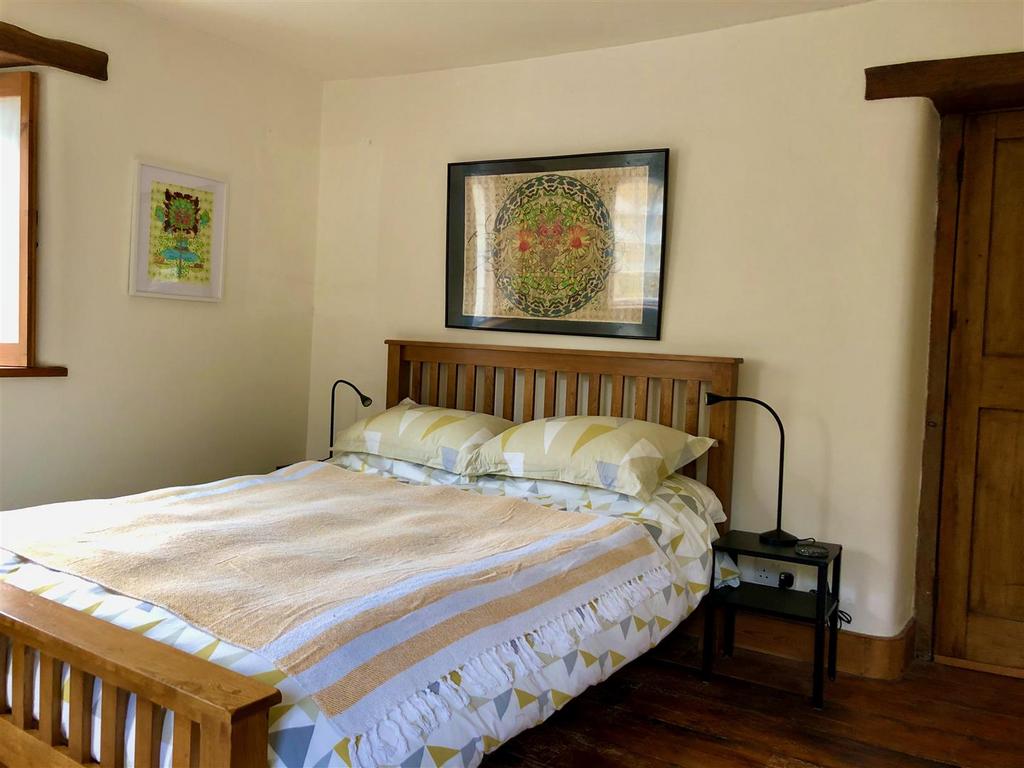 Bridge cottage - master bedroom 3.jpeg
