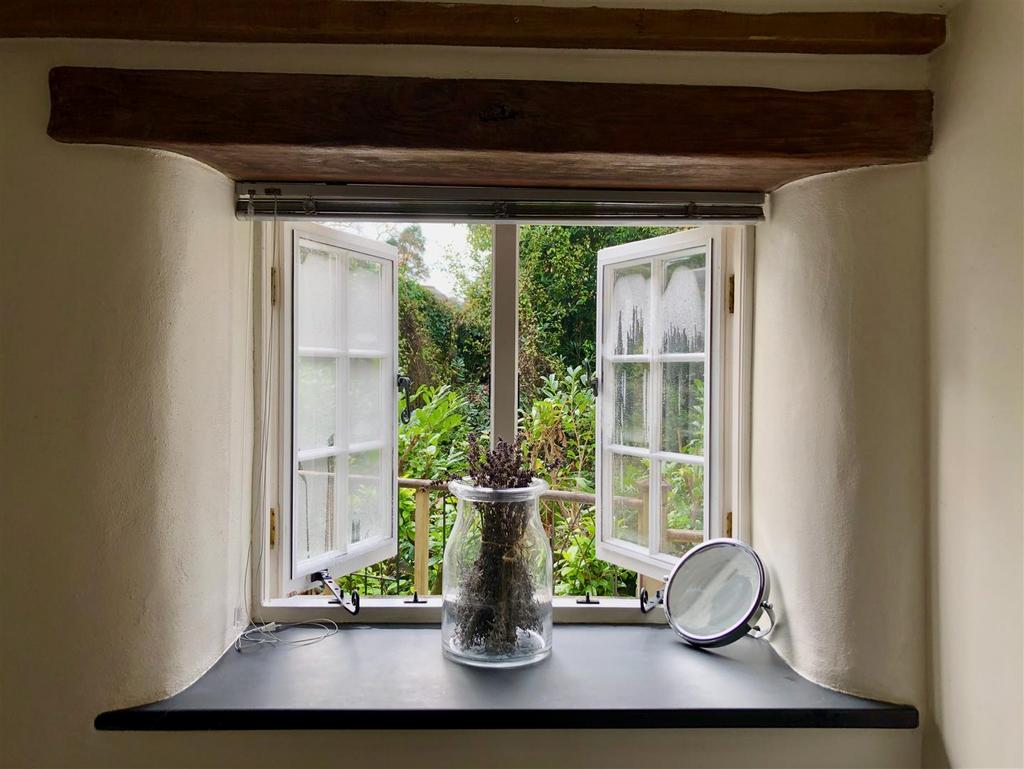 Bridge cottage - downstairs bathroom 3.jpeg