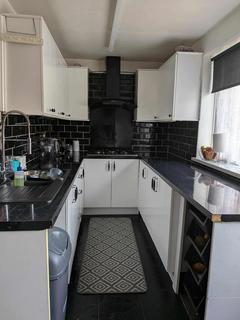 1 bedroom semi-detached house to rent, Denman Drive, Ashford, TW15