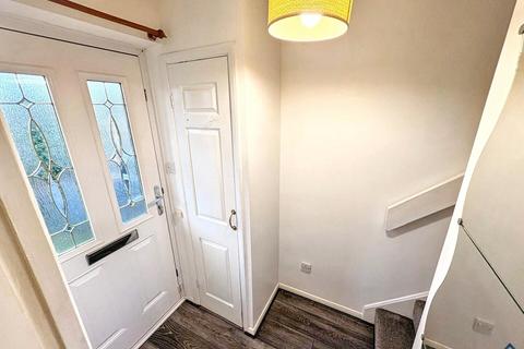 2 bedroom semi-detached house to rent, Woodland Avenue, Highbury Vale, Nottingham, NG6 9BY