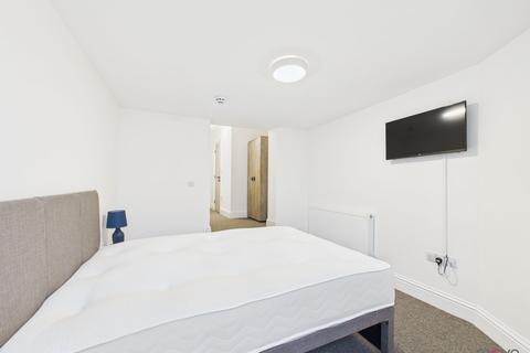 1 bedroom in a house share to rent, 31 Kingsholm Road, Gloucester GL1