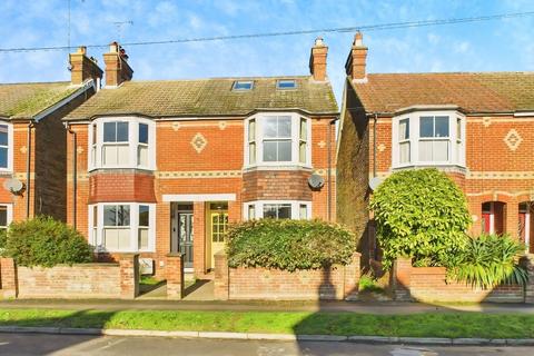 St. Leonards Road, Horsham RH13