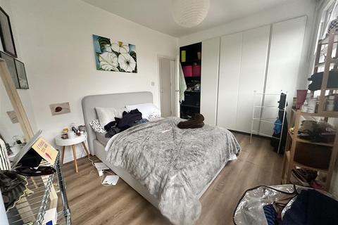 2 bedroom flat to rent, Balls Pond, London