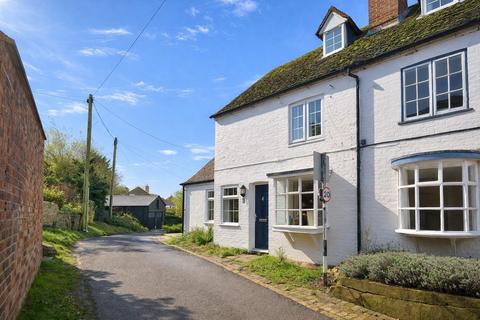 3 bedroom end of terrace house for sale - The Mount, Tetsworth, Thame, Oxfordshire, OX9 7AF