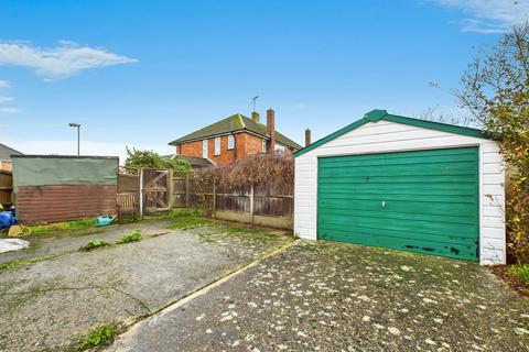 3 bedroom semi-detached house for sale, Churchill Avenue, Horsham RH12
