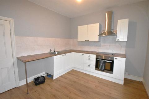 2 bedroom flat to rent, Hamlyn Avenue, Hull, HU4
