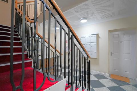 2 bedroom flat for sale, John Cullis Gardens, Leamington Spa