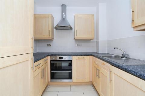 2 bedroom flat for sale, John Cullis Gardens, Leamington Spa