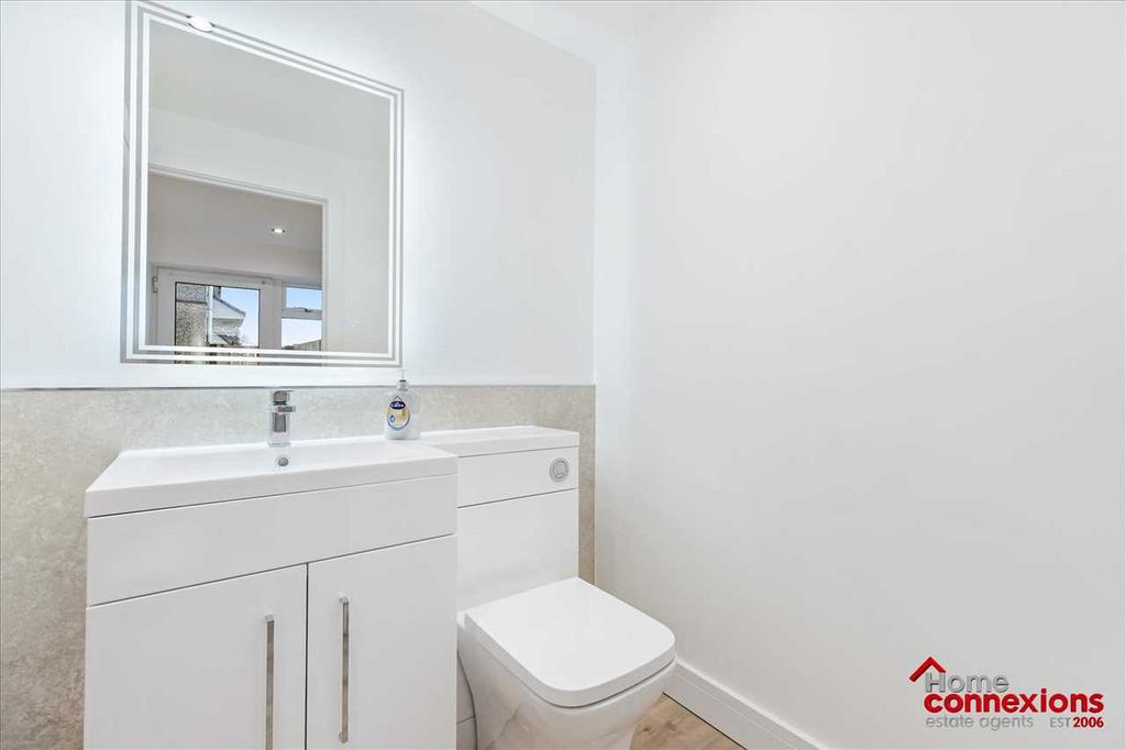 Lower Level WC (1)