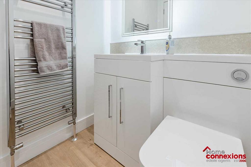Lower Level WC (2)