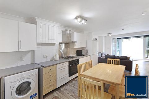 4 bedroom house to rent, Cheryls Close, London SW6