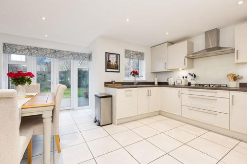 undefined, Walnut Tree Way, Shefford SG17