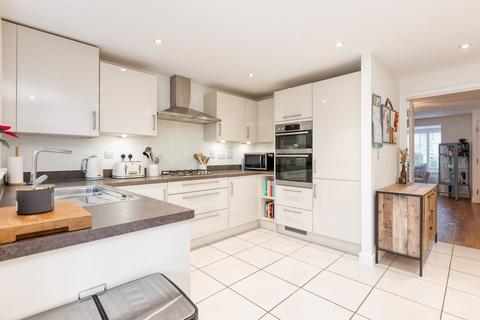 undefined, Walnut Tree Way, Shefford SG17