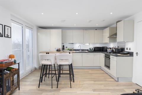 2 bedroom flat for sale, West Green Drive, Crawley RH11