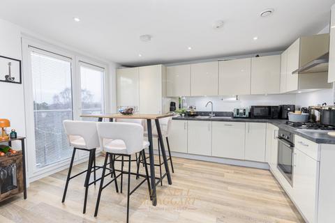 2 bedroom flat for sale, West Green Drive, Crawley RH11