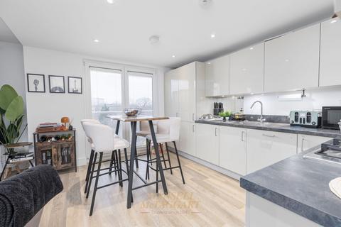 2 bedroom flat for sale, West Green Drive, Crawley RH11