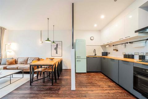 2 bedroom flat for sale, Casson Street, London E1