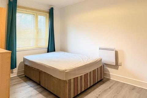 2 bedroom property to rent, Capulet Square, London