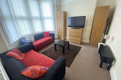 7 bedroom house to rent, Gloucester Road, Horfield, BS7