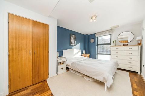 2 bedroom flat for sale, Scott Avenue, London SW15