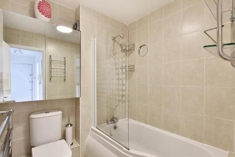 1 bedroom apartment to rent, Sussex Gardens, London W2