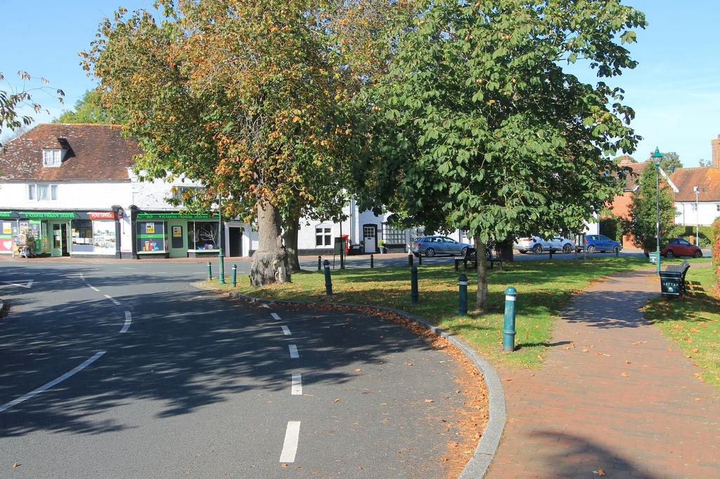 Lamberhrust centre and shop