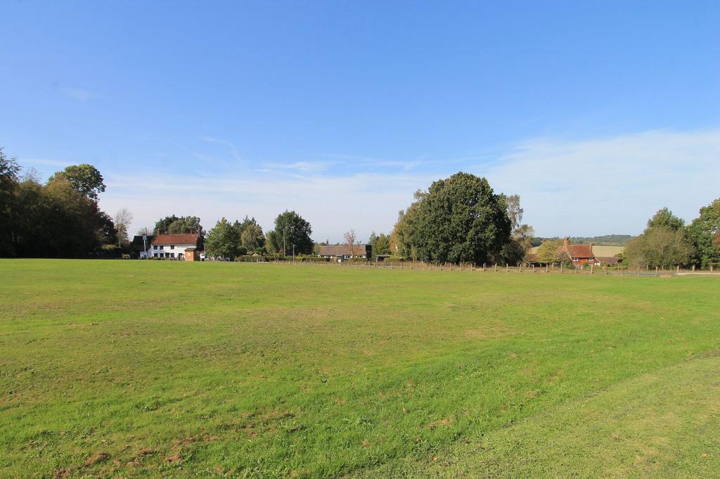 Lamberhust Down &amp; Vineyard Pub