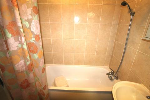 2 bedroom apartment to rent, Monmouth Road, Hayes UB3