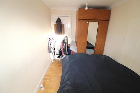2 bedroom apartment to rent, Monmouth Road, Hayes UB3