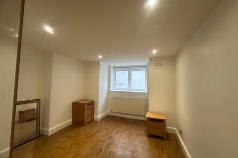 2 bedroom flat to rent, Broadhurst Gardens, West Hampstead, London NW6
