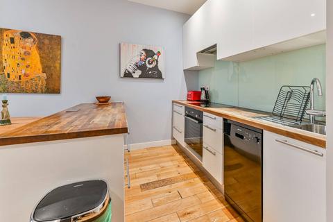 2 bedroom flat for sale, Mountgrove Road, Islington, London, N5