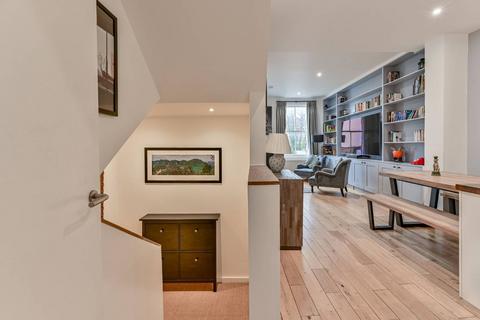 2 bedroom flat for sale, Mountgrove Road, Islington, London, N5