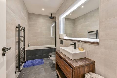 2 bedroom flat for sale, Mountgrove Road, Islington, London, N5