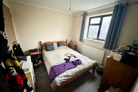 undefined, Surrey, STAINES-UPON-THAMES, TW18